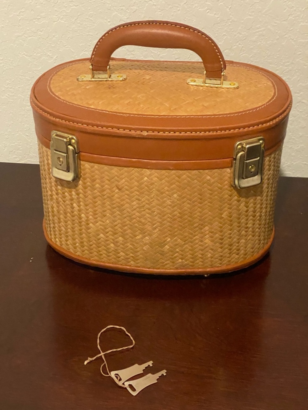 Straw and Leather Basket (1940s–60s) - Picture 2 of 11